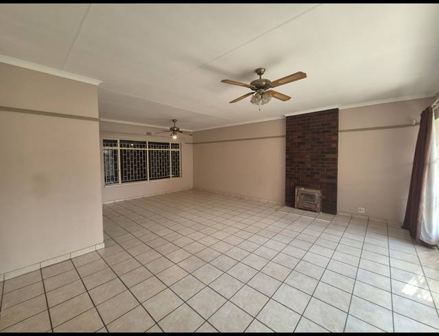 3 BEDROOM HOUSE SOLD IN VANDERBIJLPARK SE 2